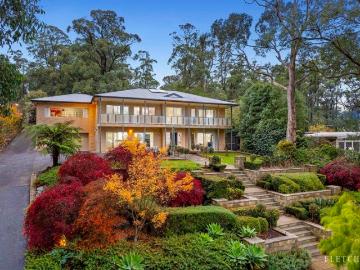 6 Star Eco Home with Spectacular Views