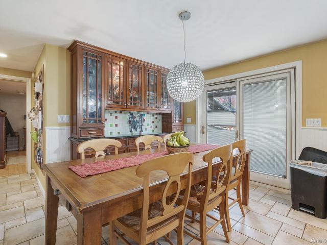 6 Strawberry Hill Lane