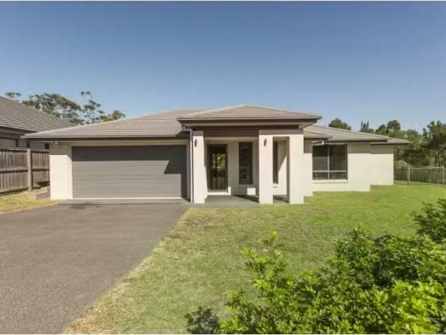 6 Sunningdale Circuit, MEDOWIE House for rent Listed by Renta.