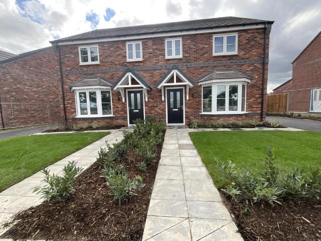 6 Sycamore Close, Shrewsbury. 3 bed semi detached house to rent £1,195 pcm £276 pw
