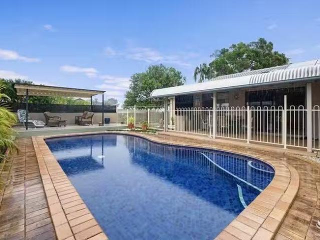 6 Sylvan Drive, Benowa, QLD 4217
