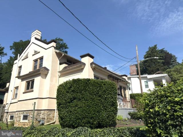 6 S Los Robles Court