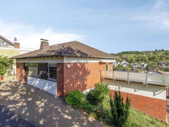 6 Schlafzimmer Haus Wachtberg Niederbachem Deutschland LS102886188