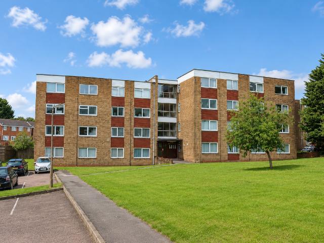 6, Scotfield Court, Handcross Road, Luton LU2, 2 bed flat to rent, £1,150 pcm | PrimeLocation
