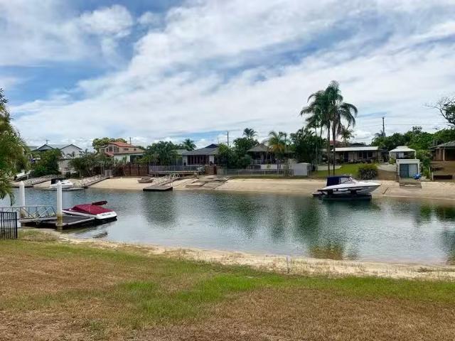 6 Sheridan Park Avenue, BROADBEACH WATERS, QLD 4218 House fo.