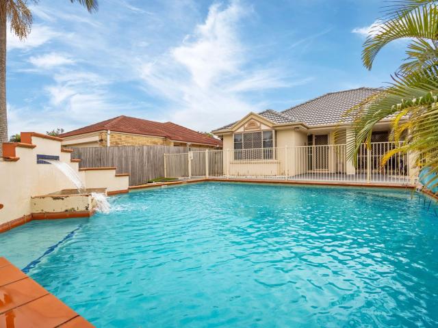 6 Silky Oak Court, CALAMVALE, QLD 4116