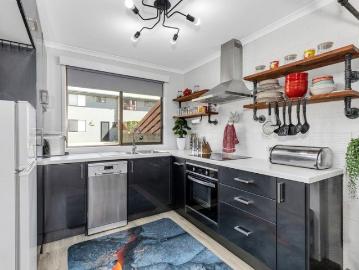 6 Snowfield Court Stylishly Renovated with Stunning Features