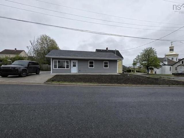 6 South Street, Sydney, NS, B1N 2M3 house for sale | Listing ID 202603 | Royal LePage