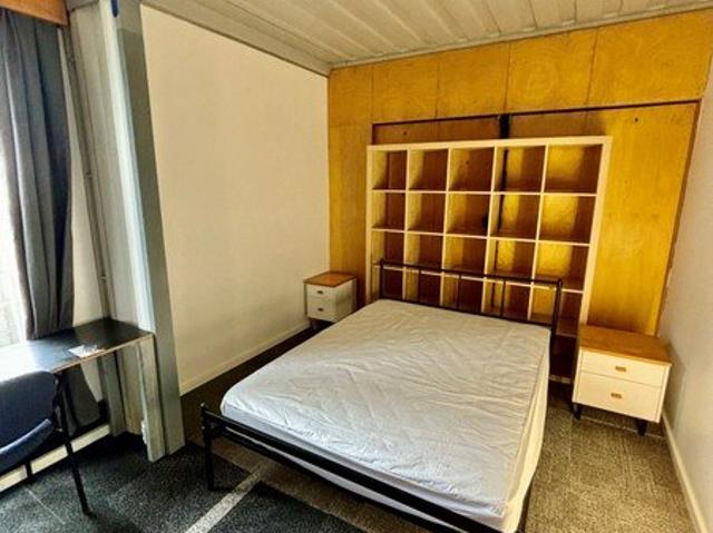 6 Spacious Bedrooms, Fully Furnished Student House Your Perfect Campus Home Awaits