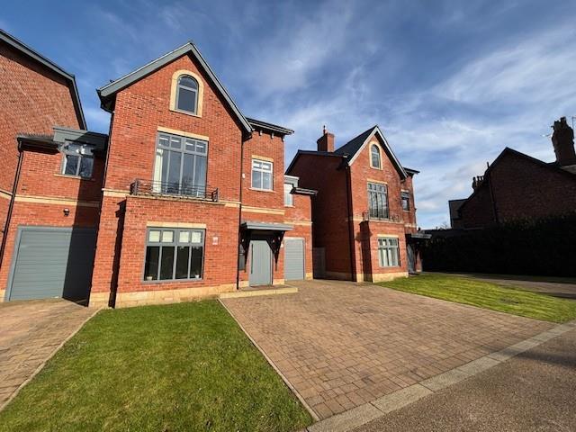 6 Turnstone Avenue, Parrs Wood, Manchester, M20 2EQ, United Kingdom | 5 bed house for rent #139622198 | Rentberry