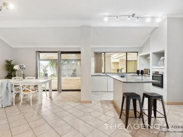 6 Tarra Close, Clarkson