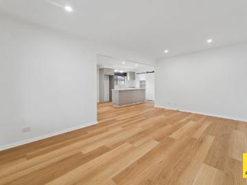 6 Unmack Court