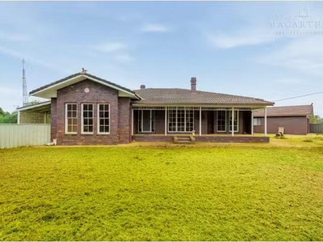 6 Urana Street, The Rock House for rent Listed by Leasing Man.