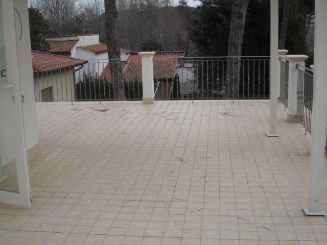 6 vani 220mq