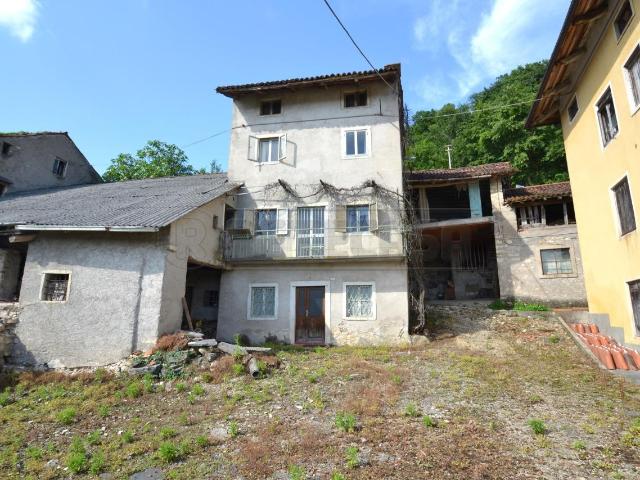6 vani 257mq