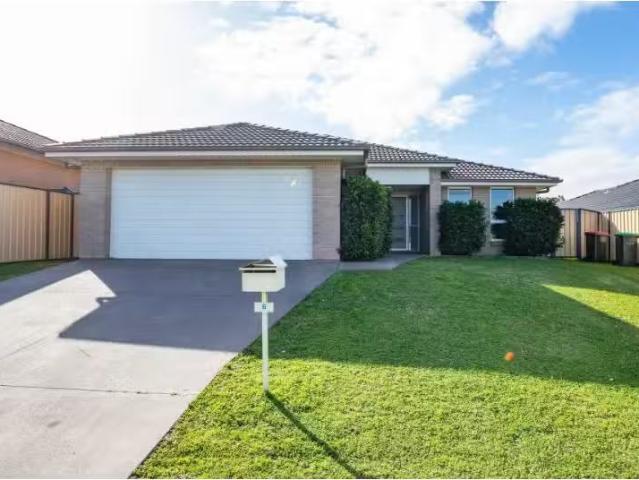 6 Verdelho Avenue, Cessnock House for rent Listed by Leilani.