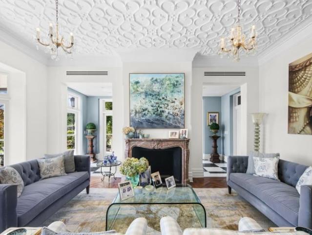 Family Estate with world class Harbour views