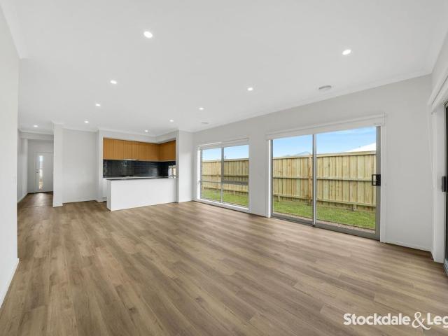 6 Wynnesward Street, Woodstock VIC
