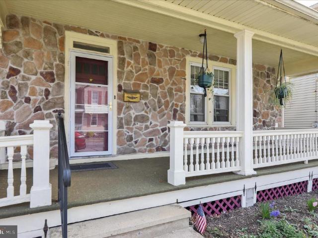 6 W Maple Avenue