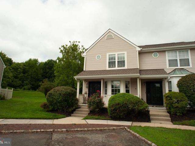 6 Wellington Ct, East Windsor, NJ 08520