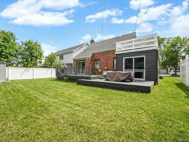 6 Willow Rd, New Hyde Park, NY 11040 | MLS #987144