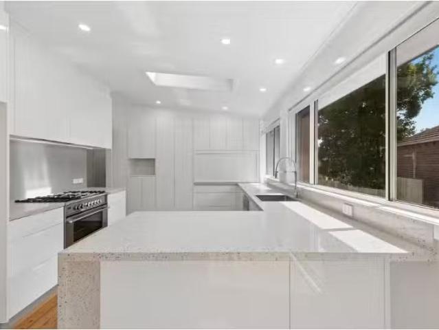 6 Windermere Place, Wheeler Heights House for rent Listed by.