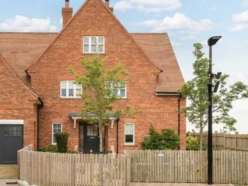 6 Wood Farm Close, London, HA7 4ZF, United Kingdom | 6 bed house for rent #139621553 | Rentberry
