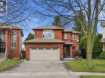 Waterdown, Ontario - Fireplace, Deck, Parking