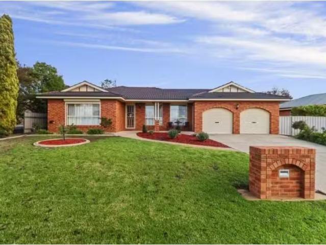 6 Wonkana Crescent, Glenfield Park House for rent Listed by P.