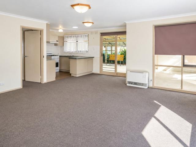 6 Yvonne PlMelton West VIC 3337, Australia