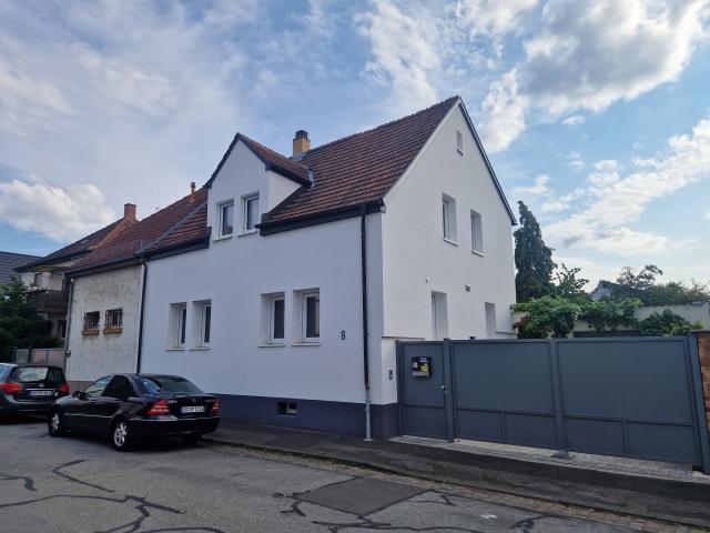 6 Zi DHH neu saniert, Wärmepumpe, Dämmung, EBK, großer Garten