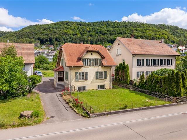 6 Zi EFH mit viel Umschwung und Möglichkeiten