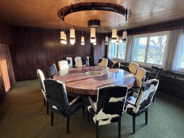 6 Zimmer, 408 m², EG
