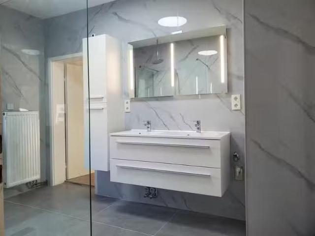 6 Zimmer 90 m² 960 € Kaltmiete Wohnungen in Albstatdt