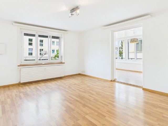 6 Zimmer, 121 m², 1. Stock
