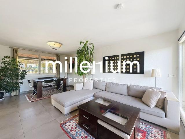 6 Zimmer, 140 m², 1. Stock