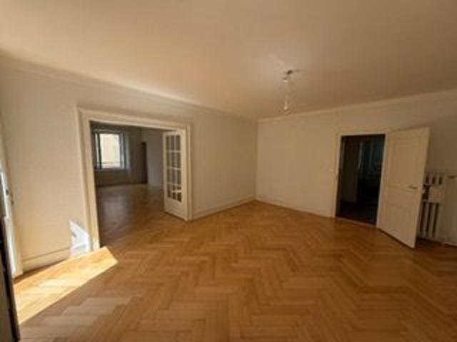 6 Zimmer, 145 m², 2. Stock