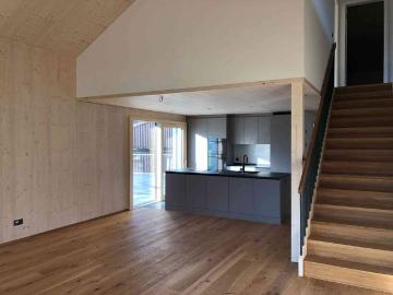 Giswil, Obwalden - Parkplatz, Keller, Balkon