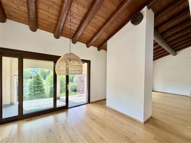 6 Zimmer, 192 m², 2. Stock