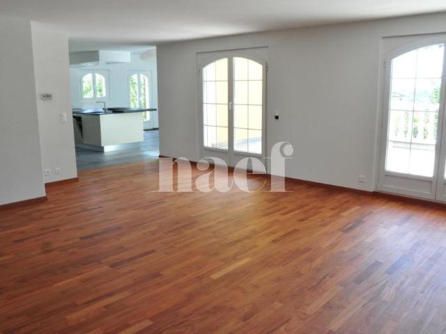 6 Zimmer, 237 m², EG