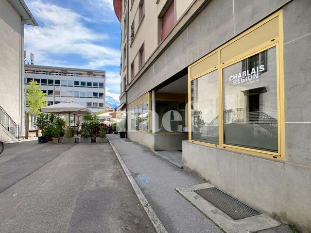 6 Zimmer, 276 m², EG