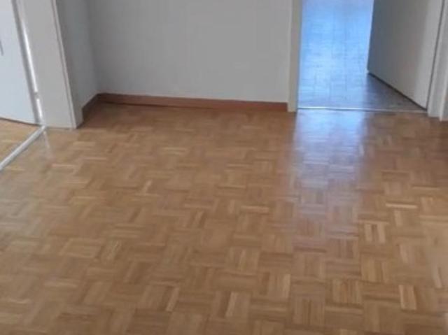6 Zimmer Wohnung im 8. Stock befindet sich in Onex 1213
