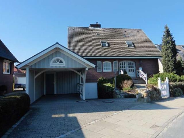 6 Zimmer Zweifamilienhaus mit Vollkeller in bevorzugter Wohnlage