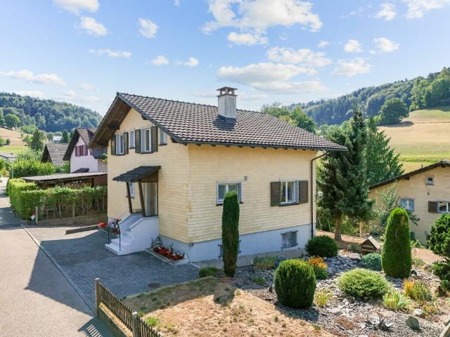 6½ Zimmer Einfamilienhaus an ruhiger und sonniger Lage in der Tempo 30 Zone