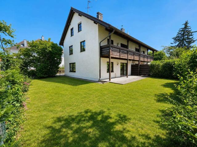 6 Zimmer, Garten und viel Platz: Doppelhaushälfte in München Feldmoching