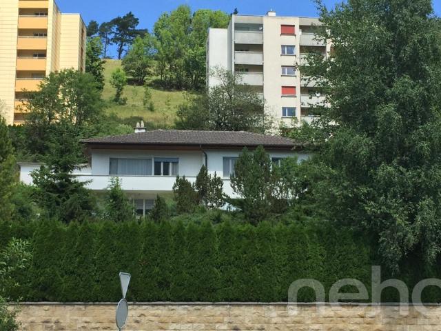 6 Zimmer Haus mit 2.000 m² Land in Couvet