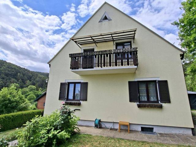 6 Zimmer Haus in Wöllersdorf mit Balkon, Garage und Garten