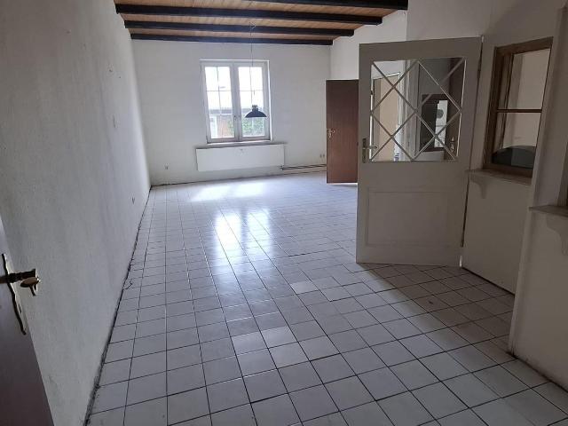 6 Zimmer Maisonette mit Dachterrasse für Selbstgestalter in Siebenbäumen