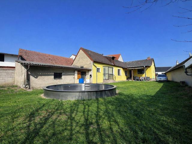 6 Zimmer Mehrgenerationenhaus mit Keller Wohnfläche 242 m², Grundstück 626 m² nach teilweiser Sanierung im malerischen Dorf Edelstal, Burgenland