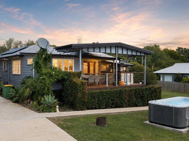 6,000m²* Renovated Country Charm with Spectacular Views